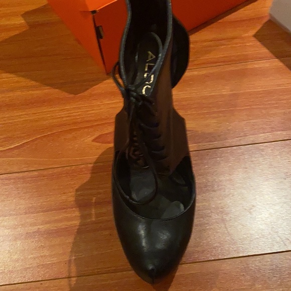 Aldo Style: Alareniel - Picture 3 of 3